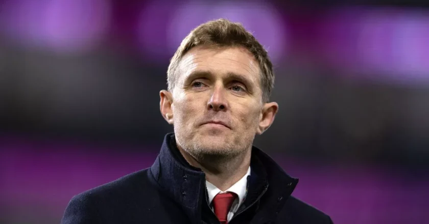 Man United Intensify Search for Interim Manager Following Fletcher’s Departure