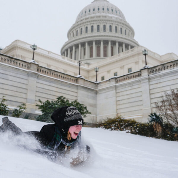 Several people k!lled after major snow storms sweep through the US