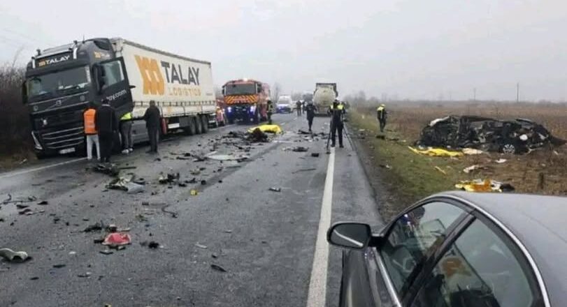 SAD : 7 Football Fans Killed In Crash While Travelling to Europa League Match in France {VIDEO}
