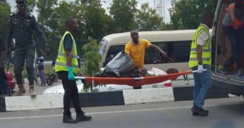 BREAKING : Bayelsa United Team Bus Suffers Accident Scare on Abuja Road