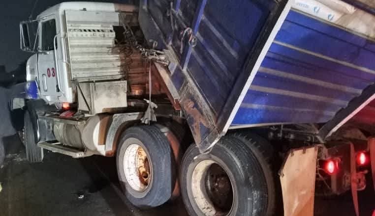 Truck overturns on Otedola Bridge, causing accident and gridlock