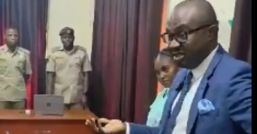 Minister of Interior pays surprise visit to Nigerian passport office {VIDEO}