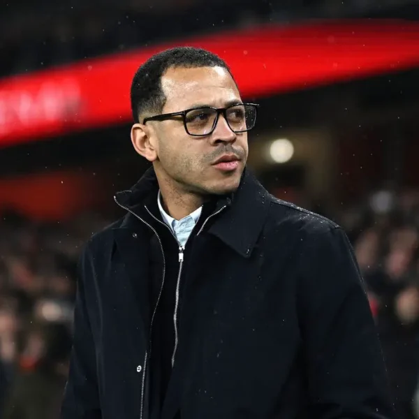 Chelsea Manager Rosenior accuses Arsenal of disrespect