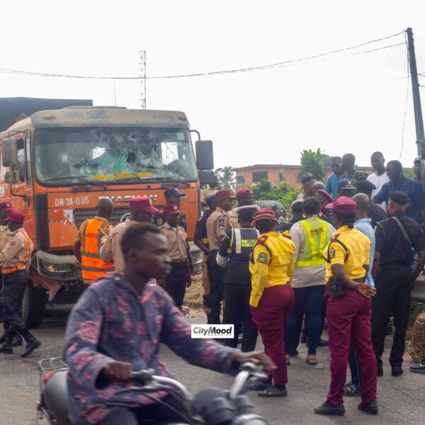 Truck crushes LASTMA officer and two motorcyclists to d3ath