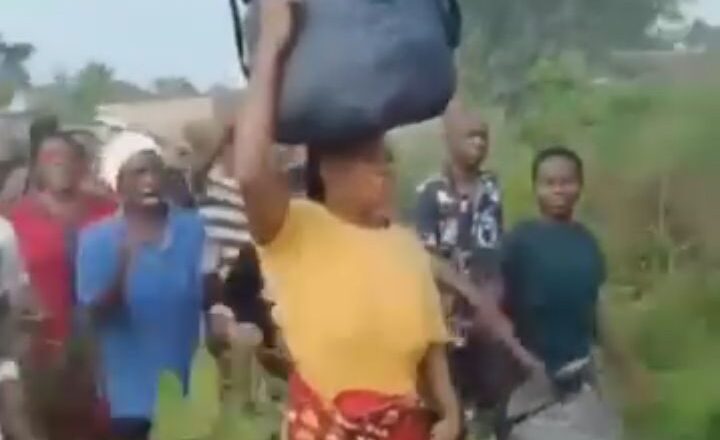 Woman banished from Imo community after being accused of selling her sister-in-law’s son for N800,000 {VIDEO}