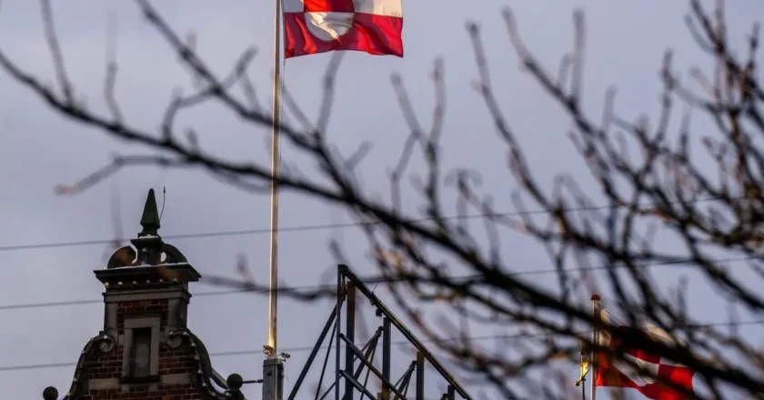 In show of support, Canada and France open consulates in Greenland