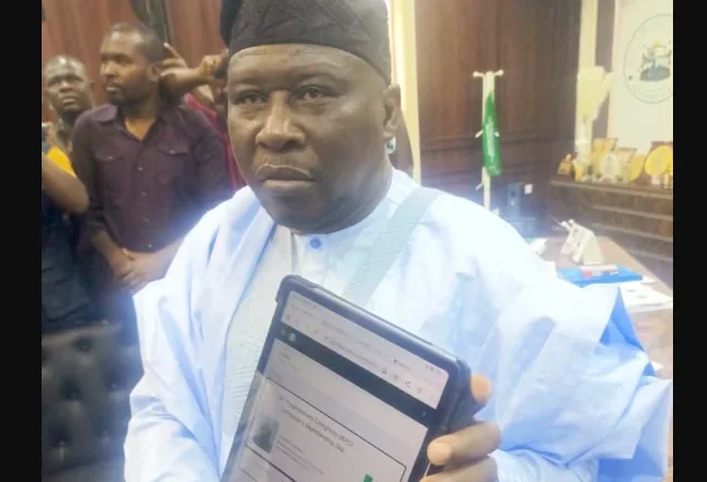 BREAKING : Adamawa gov Ahmadu  Fintiri defects to APC