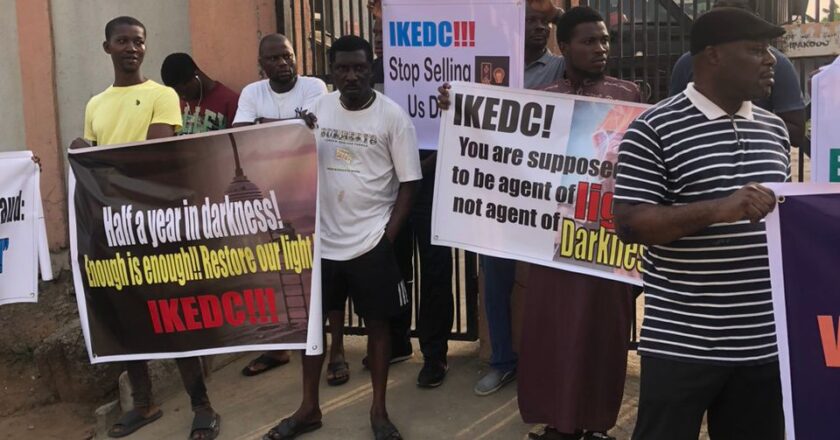 Lagos residents protest eight months blackout, accuse IKEDC of Insincerity