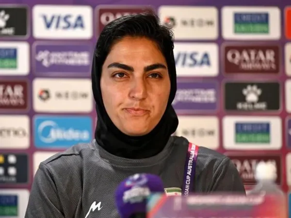 Iranian women’s football captain returns home after withdrawing asylum request in Australia