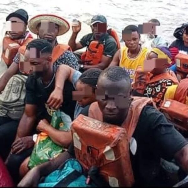Nigerian Navy foils sea robbery, rescues 16 passengers in Calabar