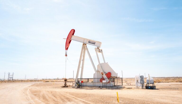 Oil falls and stocks rebound following Trump’s remark about Iran