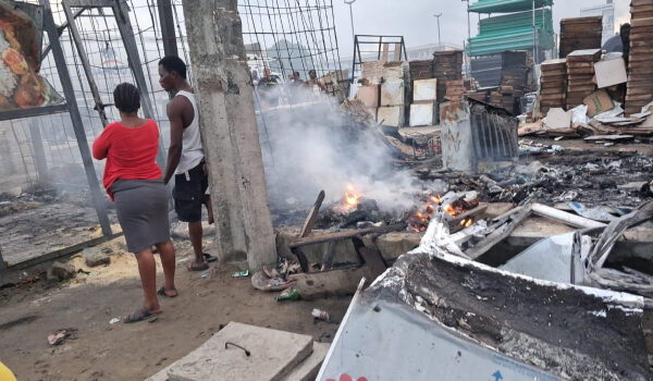 SAD : Power outage hits Lagos communities in Lekki Epe express way after Gas tanker explosion {VIDEO}
