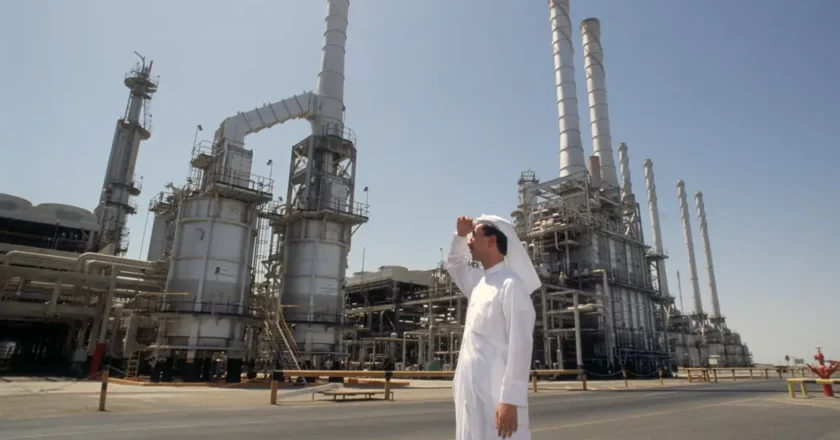 Saudi Arabia halts operations at Ras Tanura refinery