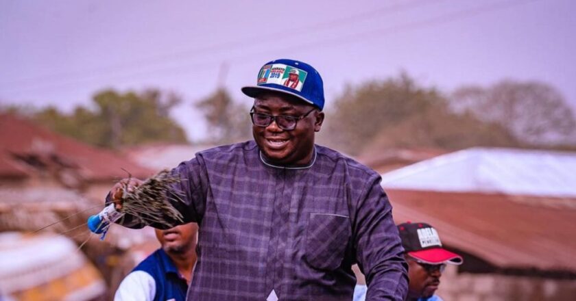 Adelabu Welcomed Warmly on Return to Ibadan