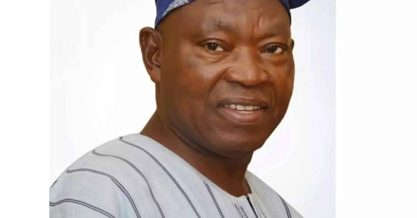 Ayo Adeseun Steps Down as Mayegun of Ogbomoso