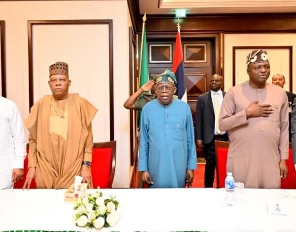 2027: Tinubu holds meeting with Renewed Hope Ambassadors, APC leaders at Presidential Villa