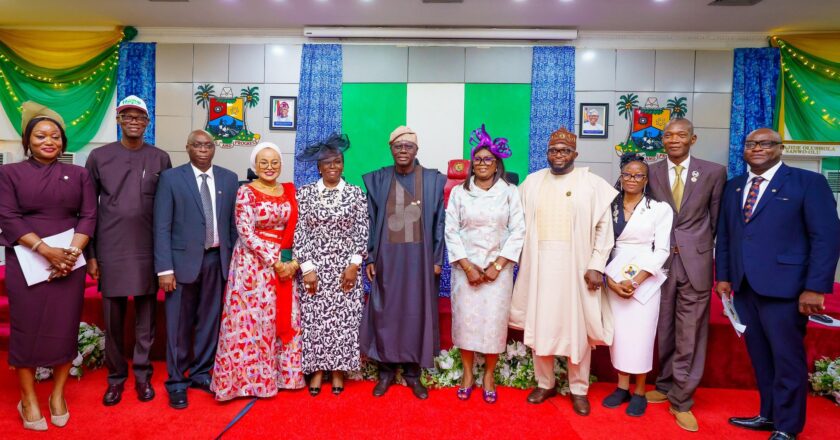JUST IN : Sanwo-Olu swears in seven permanent secretaries