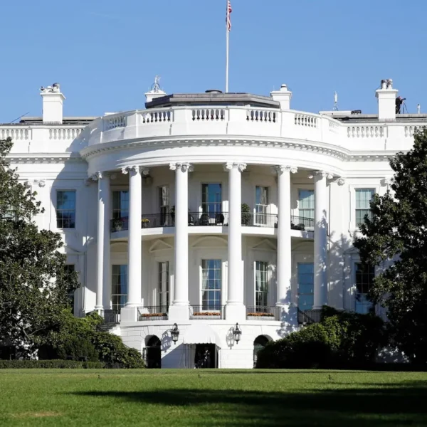 White House briefly secured after shooting near Washington Monument