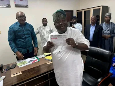BREAKING : Senator Sandy Onor Purchases PDP Presidential Nomination Forms