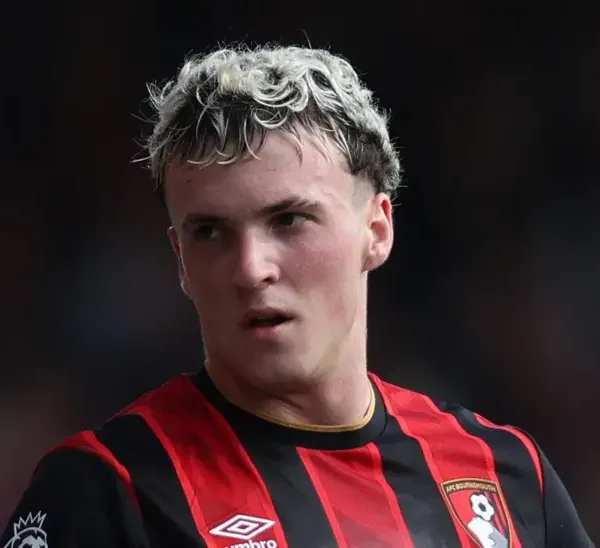 Bournemouth suspend Alex Jimenez for alleged messages to underage girl