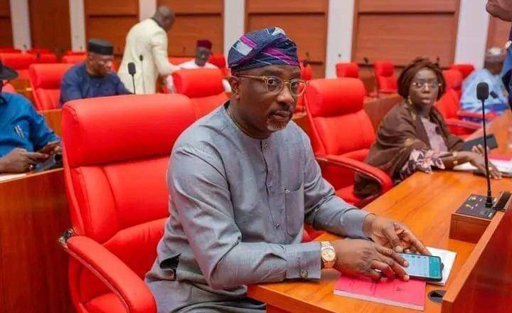 Senator escapes death as gunshots rock APC primaries in Ondo