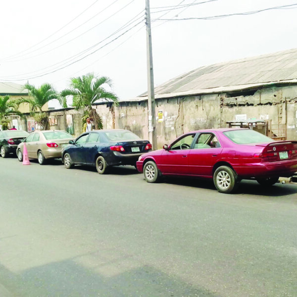Lagos announces plan to charge motorists for roadside parking