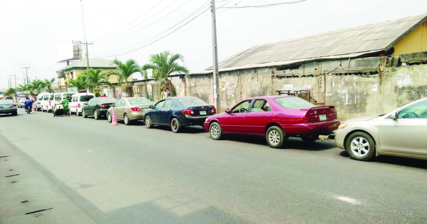 Lagos announces plan to charge motorists for roadside parking