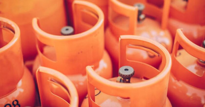 Nigerians Face Fresh Hardship As Cooking Gas Prices Rise Nationwide to N1600