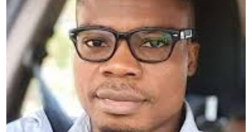 BREAKING : Protest Erupts at Federal High Court as Youths Clash with DSS Over Detention of Blogger