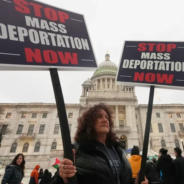 Trump effort to expand speedy deportations of migrants can proceed, Appeals court rules