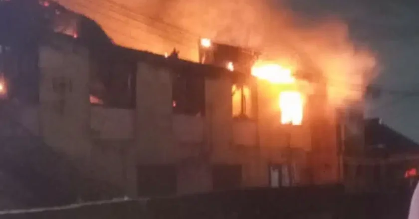 Panic as Fire Guts Building in Ketu, Lagos