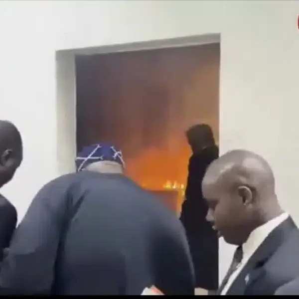 BREAKING : Panic at National Assembly as fire breaks out moments after Senate screening {VIDEO}