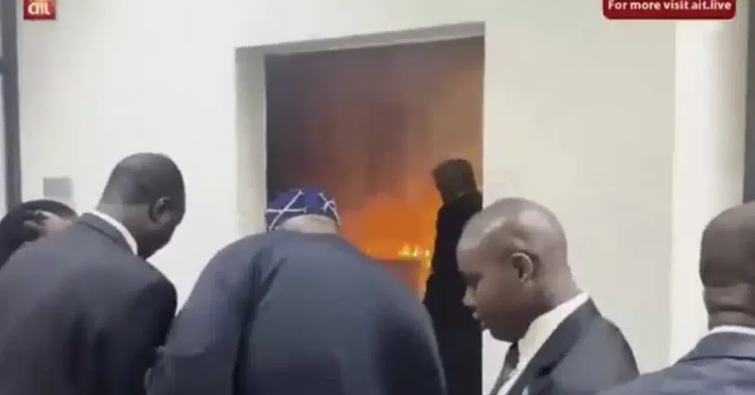 BREAKING : Panic at National Assembly as fire breaks out moments after Senate screening {VIDEO}