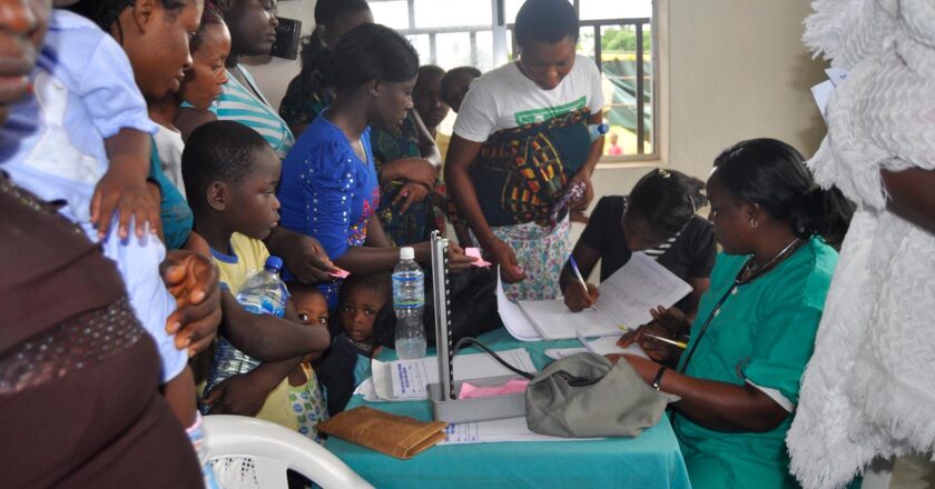 Nigeria faces shortage of 122,696 primary healthcare workers – FG says