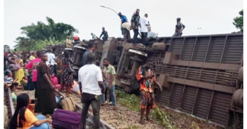 BREAKING : Several feared dead as Warri–Itakpe train derails
