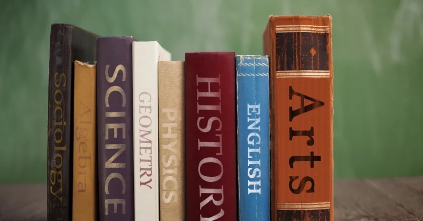 BREAKING : FG cuts textbook assessment fees, orders refunds for publishers