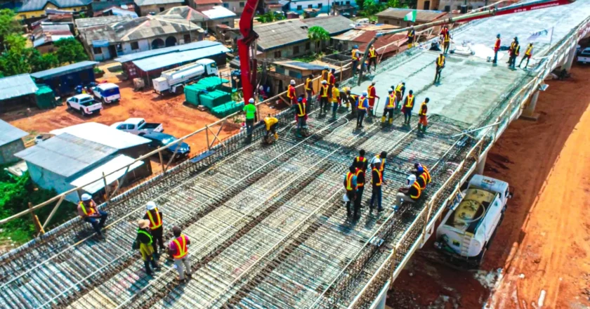 Sanwo-Olu pays N3bn compensation to 331 residents displaced by road projects