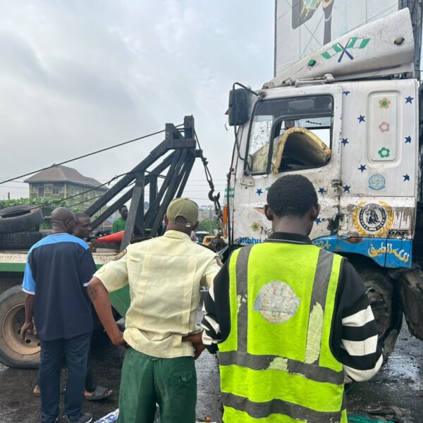 SAD : One de@d, one injured in multiple crashes on Kara Bridge, Berger, Lagos.