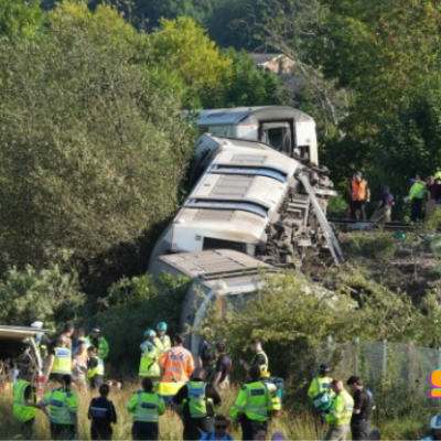 Two reportedly injured after train derailed in a UK city